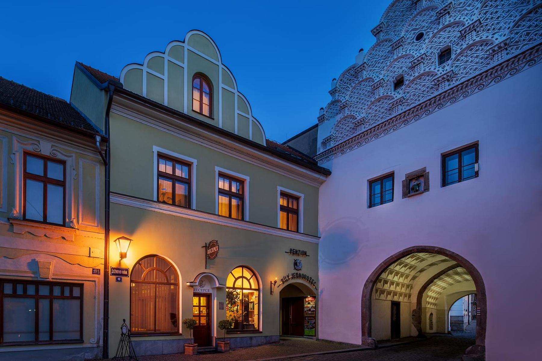 Hotel Bily Jednorozec Trzeboń Zewnętrze zdjęcie